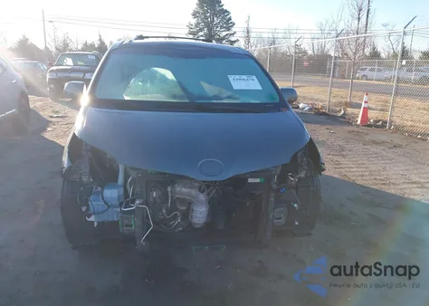 2012 Toyota Sienna Le V6 8 Passenger z USA, uszkodzony, nr VIN 5TDKK3DC7CS181026